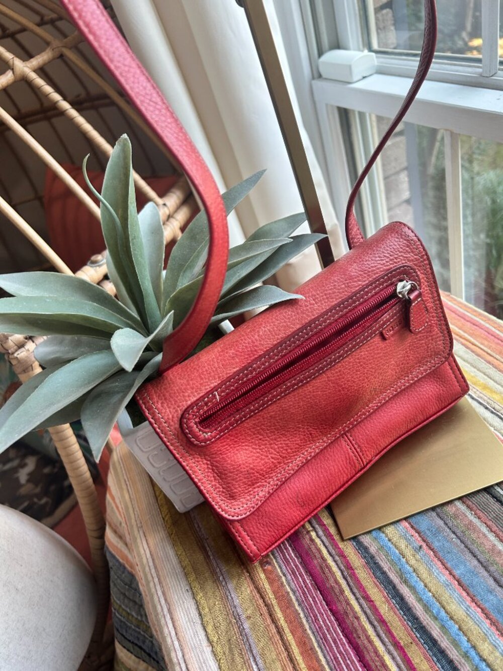 Fossil Red Pebbled Leather Crossbody Wallet Y2K Utility Chic - Picture 3 of 8